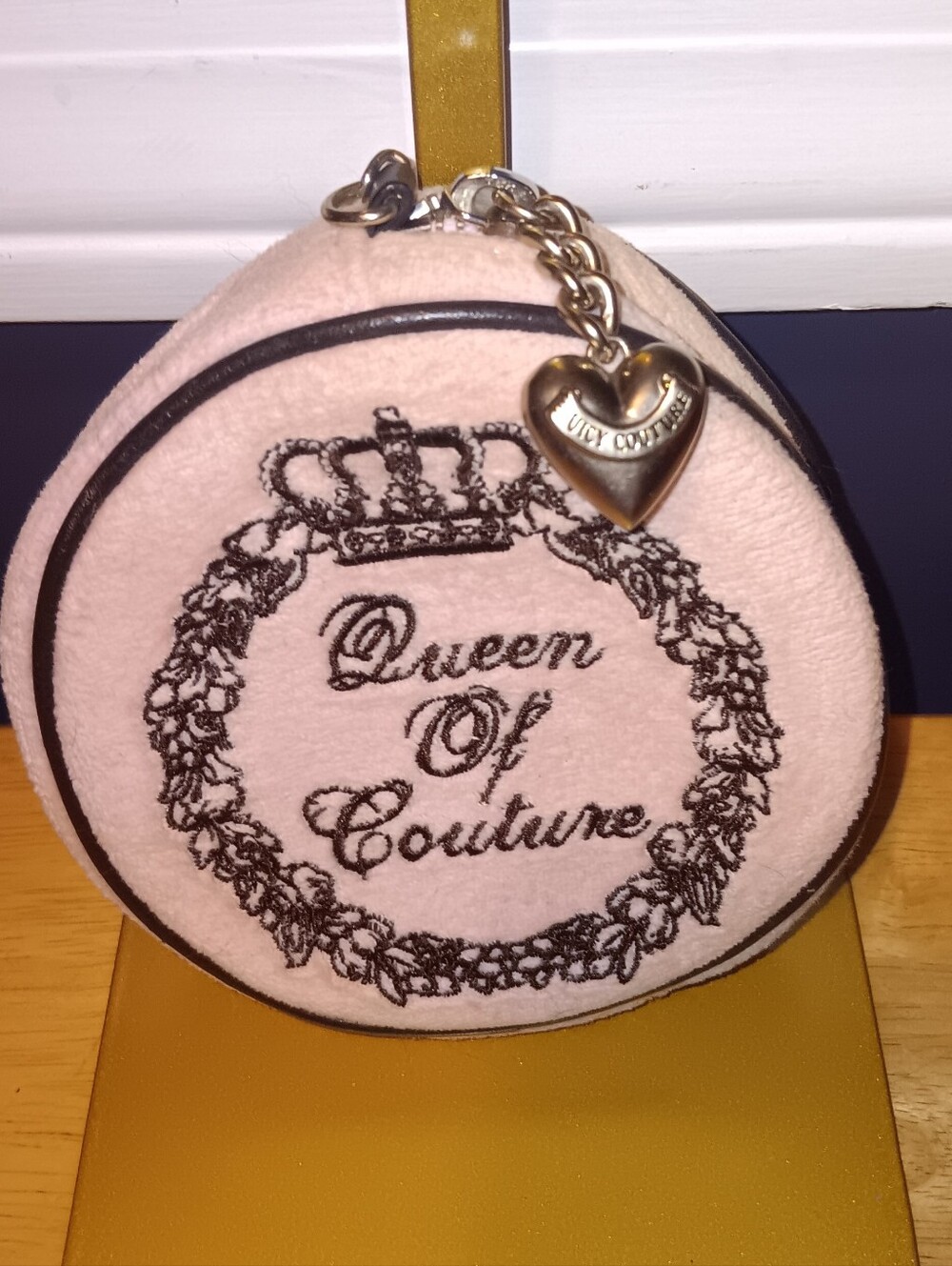 Juicy Couture Vintage Y2k Queen Of Couture Velour Coin Purse